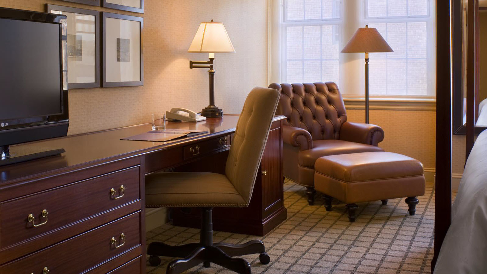 Guest Room Amenities Sheraton Commander Hotel